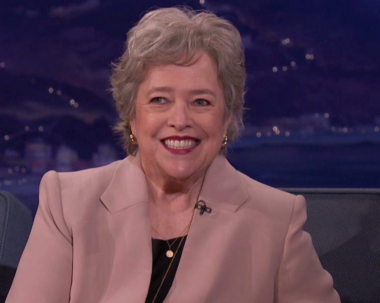 Kathy Bates addio alle scene, Matlock “È il mio ultimo ballo”